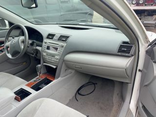 2011 Toyota Camry XLE - Interior Full Dashboard Image